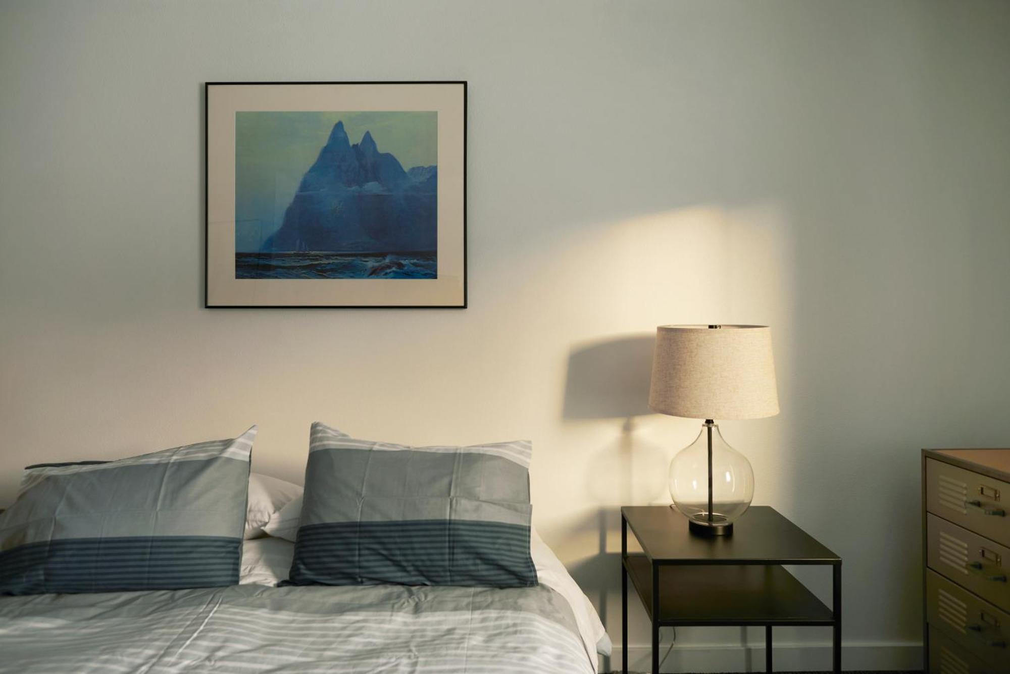 Snob Hollow Downtown 2*